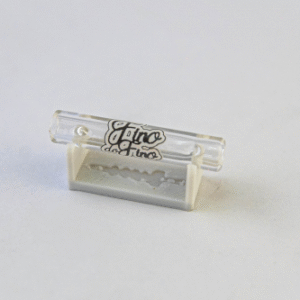 imagem de piteira de vidro lisa com logomarca fino do fino